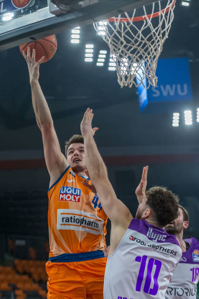 并在英超射 并在英超射