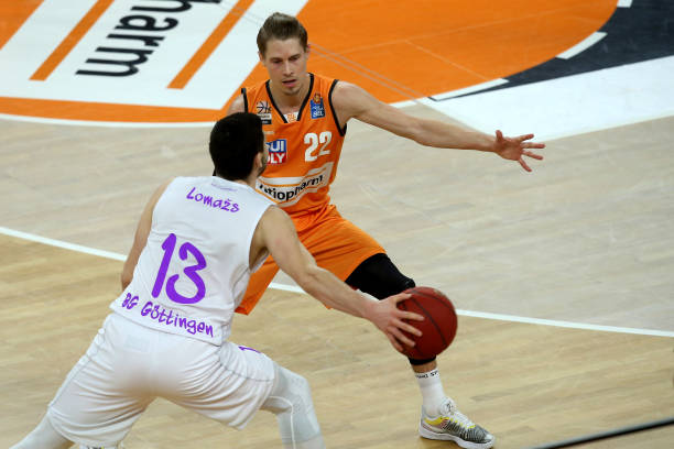 成功转型为 成功转型为